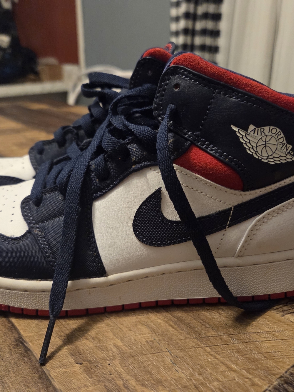 Jordan Kids' Retro High-Top Sneakers in Navy, White & Red